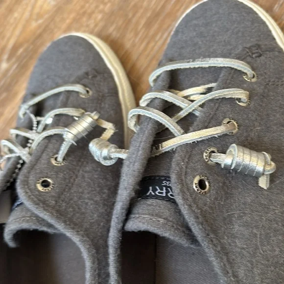 Sperry ladies, boat- dock, shoes, gray sneakers, size 8, medium - Picture 7 of 8